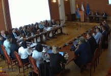 Sprawą wpisu nauczycielki zajmie się także komisja oświaty Rady Powiatu w Bochni