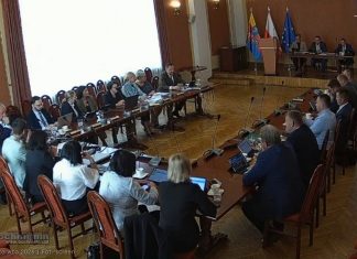 Sprawą wpisu nauczycielki zajmie się także komisja oświaty Rady Powiatu w Bochni