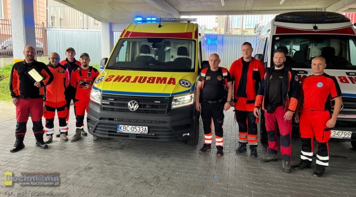 Szpital Powiatowy w Bochni z nową karetką – ZDJĘCIA