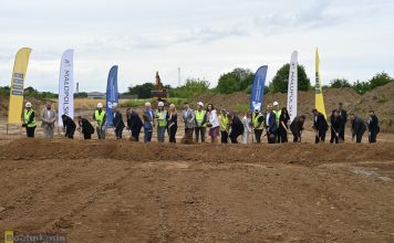 Bochnia. Ruszyła budowa III etapu łącznika autostradowego. Symboliczne wbicie łopat – ZDJĘCIA