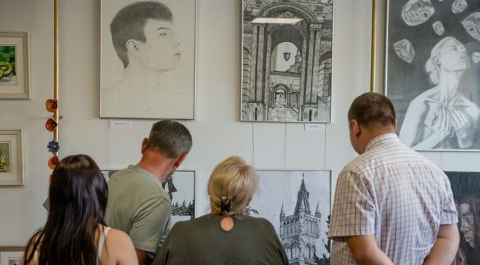 Kopalnia Sztuki Bochnia. Wernisaż dyplomowy absolwentów „Plastyka” – ZDJĘCIA