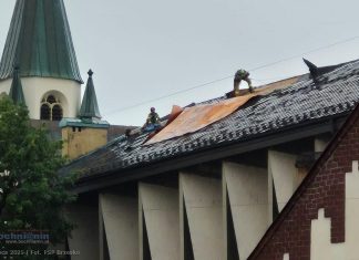 Uszkodzony dach kościoła i szpitala w Brzesku