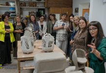 „Ceramiczne Dialogi”. Zakończenie ogólnopolskiego pleneru dla nauczycieli w wiśnickim „Plastyku” – ZDJĘCIA