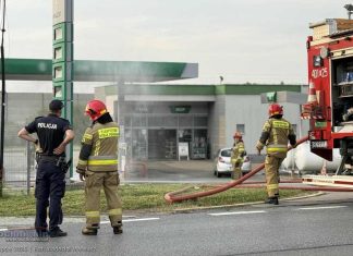 Wyciek gazu LPG na stacji paliw w Bochni. Interweniowało kilka jednostek straży – ZDJĘCIA