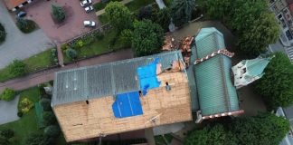 Jest dotacja sejmiku na remont dachu kościoła w Brzesku uszkodzonego przez wichurę