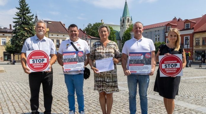 Posłanka Józefa Szczurek-Żelazko w Brzesku: „Nielegalna migracja to realne zagrożenie. Chcemy referendum”