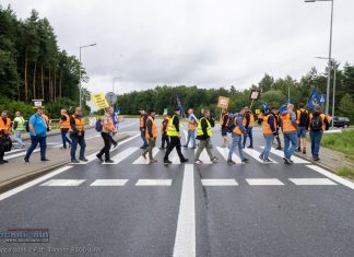 🔴 Brzesko. Rozpoczął się protest maszynistów. Kolejarze blokują łącznik A4 – WIDEO