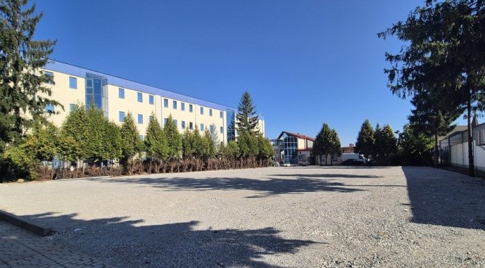 Bochnia. Nowy parking blisko dworca PKP i hali sportowej pomieści 80 aut