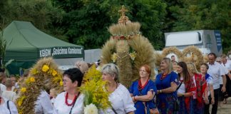 Trzciana. Powiatowe Święto Plonów i konkurs na wieniec dożynkowy – ZDJĘCIA