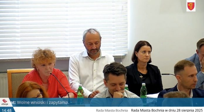 Bochnia. Szefowa edukacji o dodatkowych lekcjach religii: „Zadecydowali rodzice” – RELACJA Z SESJI