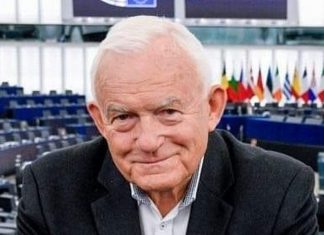 Leszek Miller gościem Salonu Czwartkowego w Niepołomicach