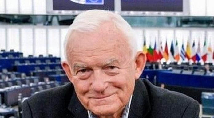 Leszek Miller gościem Salonu Czwartkowego w Niepołomicach