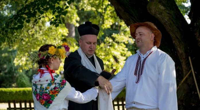 „Koncert pod lipą” i sceny z „Chłopów” w Bieńkowicach – ZDJĘCIA