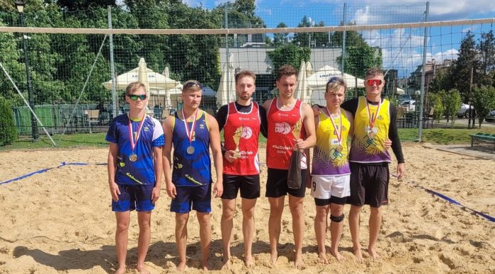 Bochnia. Weekend z siatkówką plażową na Uzborni – wyniki zawodów