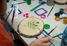 Fundacja Auxilium zaprasza na warsztaty „Na drewnie malowane”