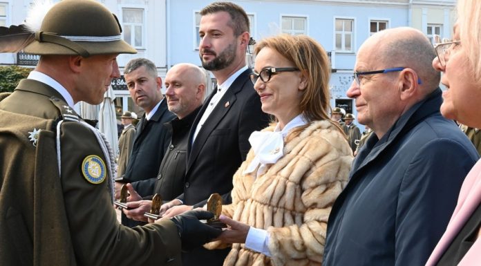 Burmistrz Bochni na obchodach Święta 21. Batalionu Logistycznego w Sanoku – ZDJĘCIA