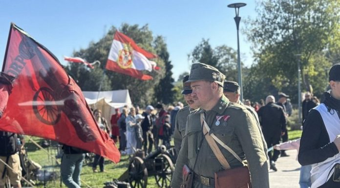 Trwają Pola Chwały w Niepołomicach. W niedzielę parada i „okazowanie wojska wszelakiego” – ZDJĘCIA