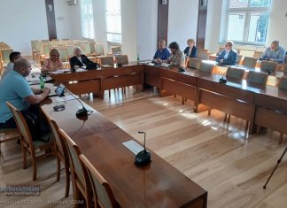 Bochnia. Radni komisji oświaty dopytywali o żłobek i przedszkole na os. Jana