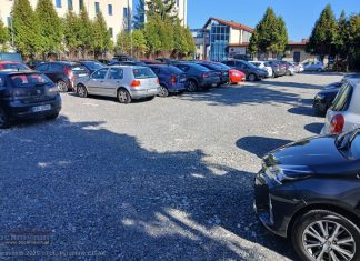Bochnia. Nowe miejsca postojowe przy dworcu już dostępne, radni zgłaszają wątpliwości