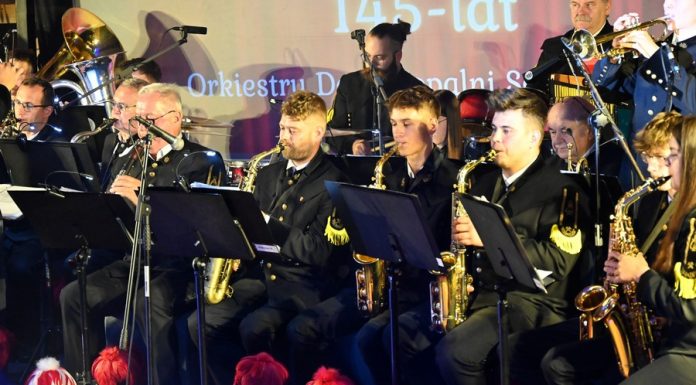 145-lecie Orkiestry Dętej Kopalni Soli Bochnia. Koncert Jubileuszowy w Komorze Ważyn – ZDJĘCIA