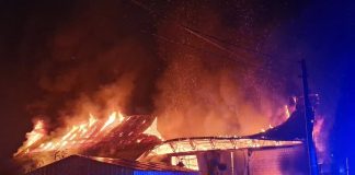 Pożar w Krzeczowie. Budynek gospodarczy spłonął doszczętnie – ZDJĘCIA