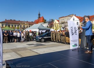 Targi Pracy Służb Mundurowych na bocheńskim Rynku – ZDJĘCIA