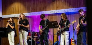 Bochnia. Koncert „Wehikuł czasu – przeboje XX wieku” – ZDJĘCIA