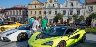 Bochnia. Superauta na Rynku – ZDJĘCIA