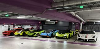 Superauta na bocheńskim Rynku – przejazdy Ferrari, Lamborghini i McLarenem. Cel? Pomoc dzieciom