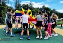 Nowy Wiśnicz. Otwarto nową przestrzeń rekreacyjną przy szkole – ZDJĘCIA