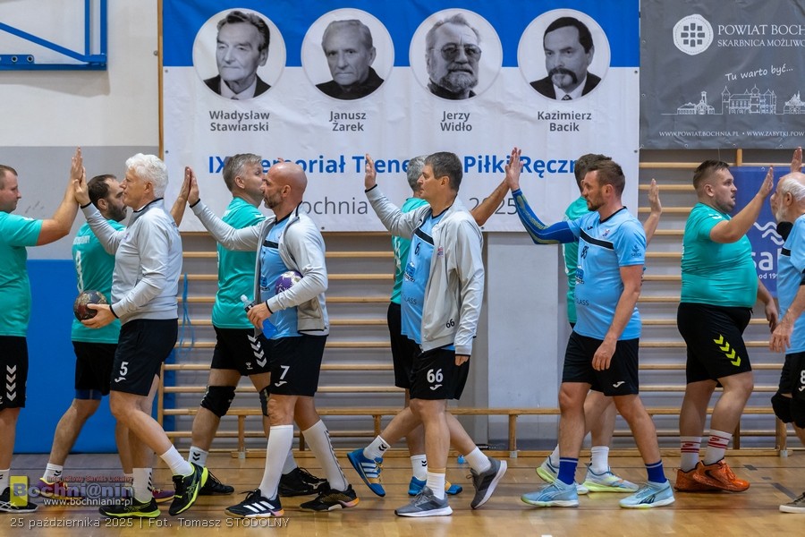 IX Memoriał Trenerów Piłki manualnej w Bochni – sportowa rywalizacja i pamięć o wybitnych szkoleniowcach – ZDJĘCIA