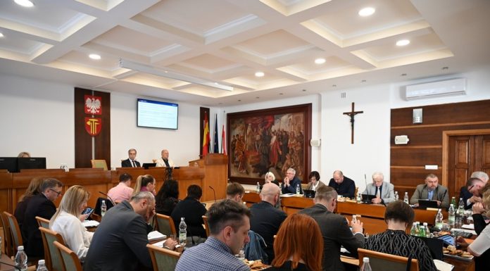 Przyjęto apel ws. upamiętnienia rocznicy odzyskania niepodległości przez Bochnię