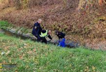 Bochnia. Mężczyzna wpadł do potoku Babica. Nietypowa interwencja straży miejskiej