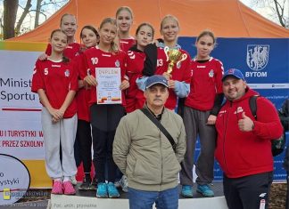 Uczennice SP 5 w Bochni w czołówce kraju. Ósme miejsce w ogólnopolskim finale sztafetowych biegów przełajowych