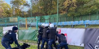 Policyjne ćwiczenia pododdziałów zwartych w Brzesku – ZDJĘCIA