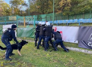 Policyjne ćwiczenia pododdziałów zwartych w Brzesku – ZDJĘCIA
