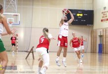 Trener na parkiecie razem z drużyną. Tak Artur Włodarczyk włączał się do treningów – WIDEO