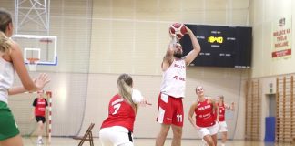 Trener na parkiecie razem z drużyną. Tak Artur Włodarczyk włączał się do treningów – WIDEO