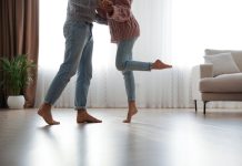 🔸 Ogrzewanie podłogowe – ile kosztuje i czy się opłaca?