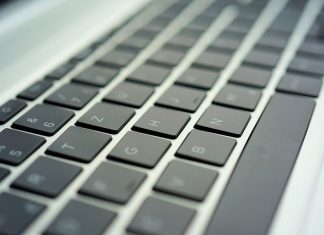 Blisko 300 tys. zł na sprzęt komputerowy dla powiatowych placówek