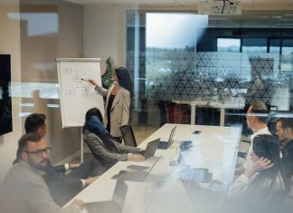 🔸 Automatyzacja procesów biznesowych w erze cyfrowej transformacji – low-code BPM na przykładzie platformy WEBCON