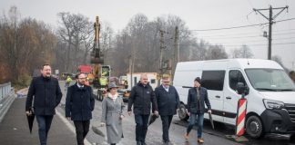 Wiceminister infrastruktury odwiedził inwestycje drogowe w powiecie bocheńskim