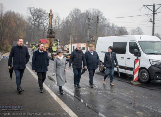 Wiceminister infrastruktury odwiedził inwestycje drogowe w powiecie bocheńskim