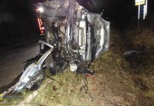 Nocne dachowanie w gminie Brzesko. Policja apeluje o ostrożność na drogach