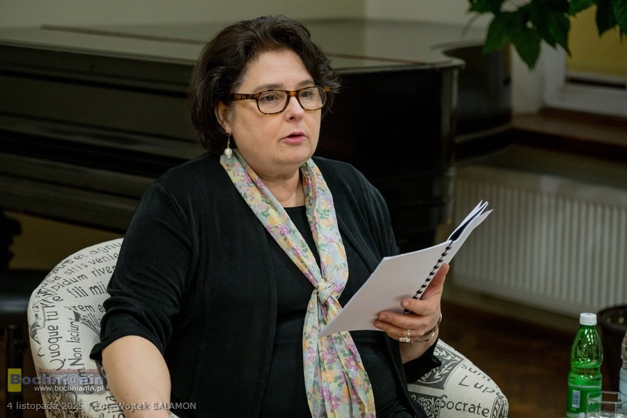 Biblioteka w Bochni. Wieczór poetycki Katarzyny Zechenter – ZDJĘCIA