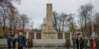 Narodowe Święto Niepodległości w Bochni. Msza i uroczystości przy pomniku – ZDJĘCIA