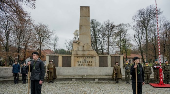 Narodowe Święto Niepodległości w Bochni. Msza i uroczystości przy pomniku – ZDJĘCIA