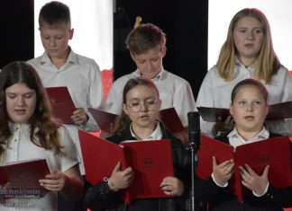 Nowy Wiśnicz. Koncert laureatów festiwalu „Z pieśnią patriotyczną i żołnierską przez wieki” – ZDJĘCIA