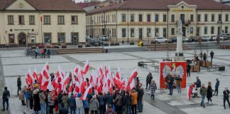 Happening „Kocham Polskę” na Rynku w Bochni – ZDJĘCIA