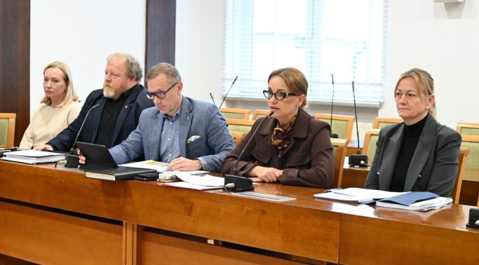 Budżet Bochni 2026. Negatywna opinia komisji finansów dla wniosków radnych PiS. Burmistrz broni projektu